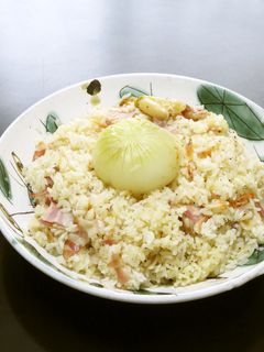 新玉ねぎと桜えびとベーコンの炊き込みご飯-レシピのメイン写真