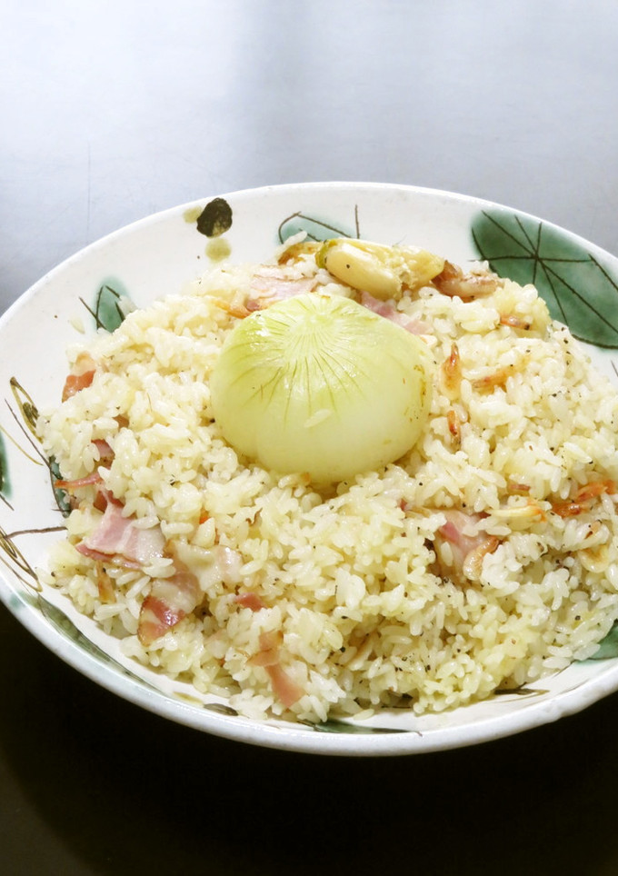 新玉ねぎと桜えびとベーコンの炊き込みご飯-レシピのメイン写真