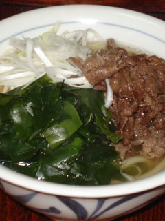 甘辛味付けの牛肉とわかめのうどん!!-レシピのメイン写真