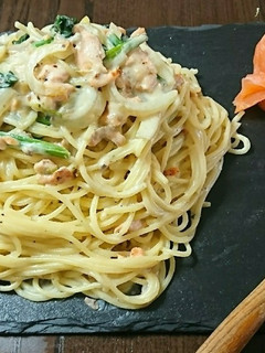 サーモンとほうれん草の簡単クリームパスタ-レシピのメイン写真