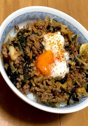 ♡野菜炒め丼♡簡単温玉乗せ♪-レシピのメイン写真