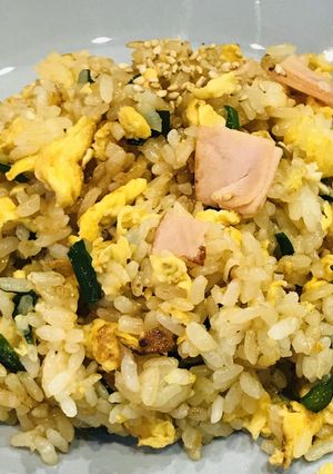 【大満足の一皿】ニラ玉チャーハン-レシピのメイン写真