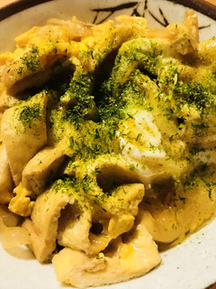 簡単●薄揚げ&玉ネギでできるキツネ玉子丼-レシピのメイン写真