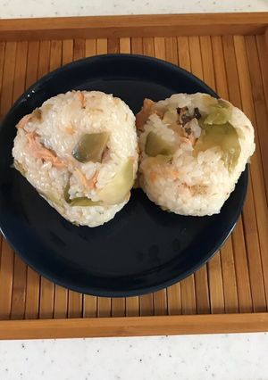 ザーサイと鮭の大人おにぎり-レシピのメイン写真