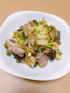 病みつき!鶏モモ肉と春キャベツの蒸し煮-レシピのメイン写真