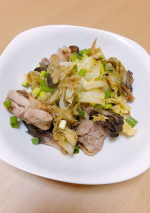 病みつき！鶏モモ肉と春キャベツの蒸し煮-レシピのメイン写真