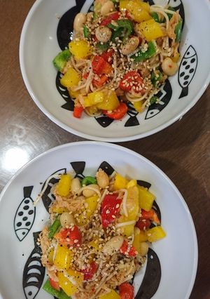 余った麺類で！カラフルサラダ-レシピのメイン写真