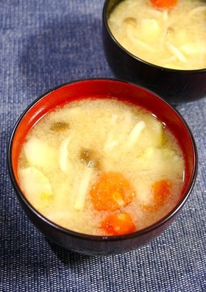 簡単！やせるお味噌汁☆ブロッコリーの芯-レシピのメイン写真