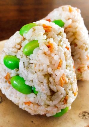 枝豆 干し海老 とろろ昆布のおにぎり♡-レシピのメイン写真
