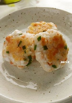 鮭フレークとはんぺんのおやき-レシピのメイン写真
