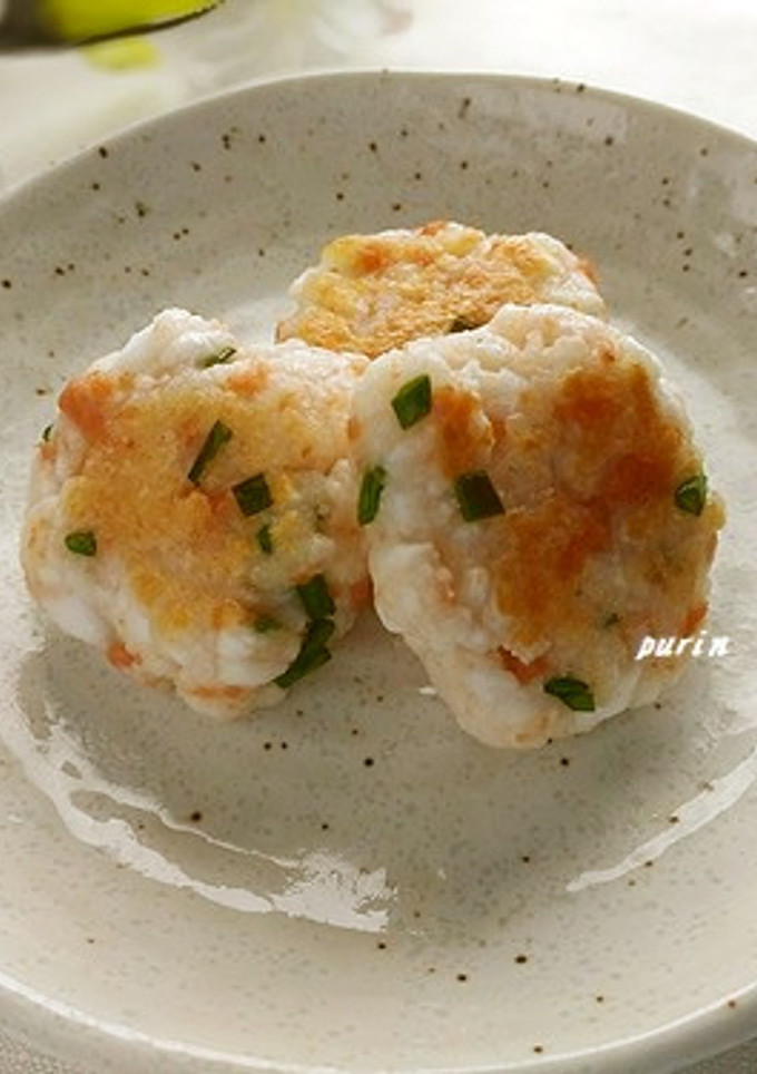 鮭フレークとはんぺんのおやき-レシピのメイン写真