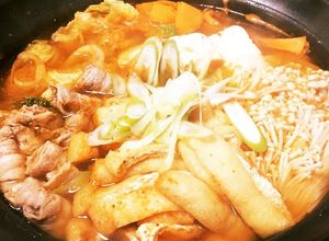 キムチ鍋　桃屋のキムチの素で簡単キムチ鍋-レシピのメイン写真