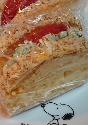 トマトとキウリの自家製コーンセサミサンド-レシピのメイン写真