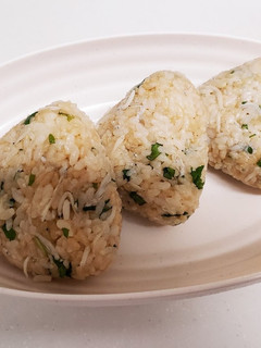 紫蘇としらすのおにぎり-レシピのメイン写真