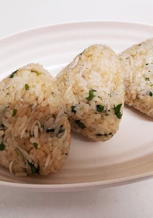 紫蘇としらすのおにぎり-レシピのメイン写真