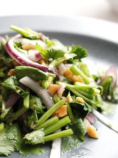 パクチー好きに!タイ風サラダ-レシピのメイン写真