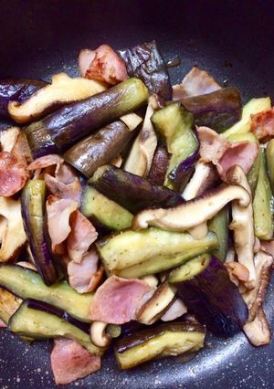 簡単茄子ベーコンしいたけのコンソメ炒め-レシピのメイン写真