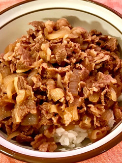 新玉ねぎで時短!家族が喜ぶ牛丼-レシピのメイン写真