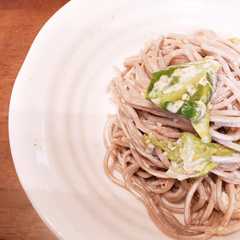 รูปของ お蕎麦のサラダ