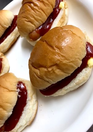 簡単！バターロールでミニホットドッグ-レシピのメイン写真