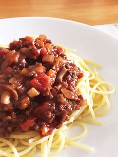 赤ワインとトマト缶でミートソースパスタ-レシピのメイン写真