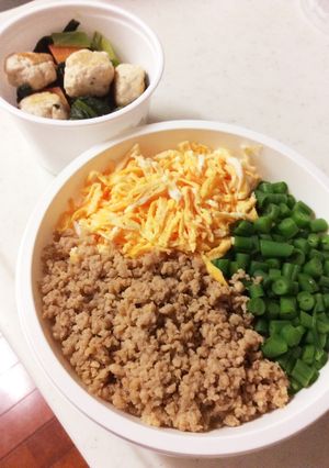 鶏ひき肉活躍 大人の三色弁当-レシピのメイン写真