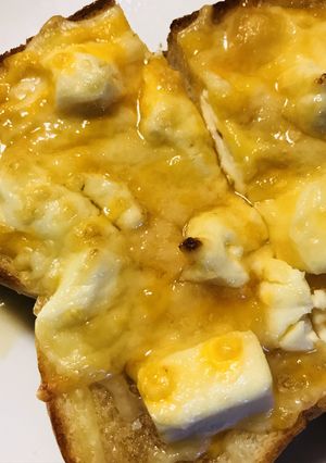 ３種チーズ＆はちみつかけトースト-レシピのメイン写真