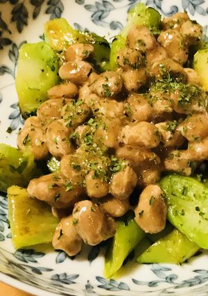毎日の納豆●納豆とブロッコリーの茎炒め-レシピのメイン写真