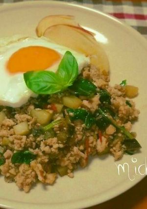 夏野菜で♪辛くないガパオライス-レシピのメイン写真
