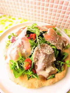 ☺おうちで簡単♪生ハムのサラダピザ☺-レシピのメイン写真