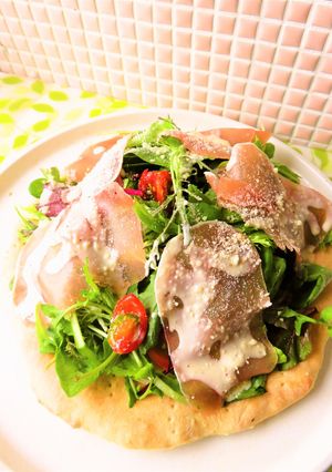 ☺おうちで簡単♪生ハムのサラダピザ☺-レシピのメイン写真