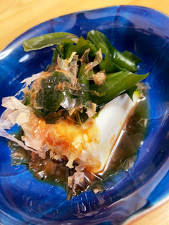 ささっと一品☆ワカメおかか乗っけ豆腐-レシピのメイン写真