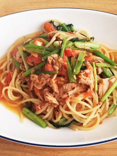 トマトも入ったツナとコマツナのパスタ-レシピのメイン写真