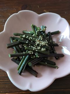 春の味わい♡簡単!わらびのナムル-レシピのメイン写真
