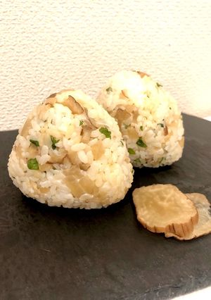 いぶりがっこクリームチーズおにぎり-レシピのメイン写真