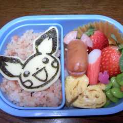 รูปของ キャラ弁＠ピチュウチーズ弁当