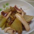 いかの一夜干しと大根となめこの炒め物