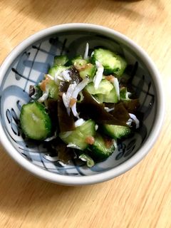 きゅうりと都こんぶの梅肉和え-レシピのメイン写真