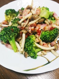 ブロッコリーとしめじのペペロン炒め-レシピのメイン写真