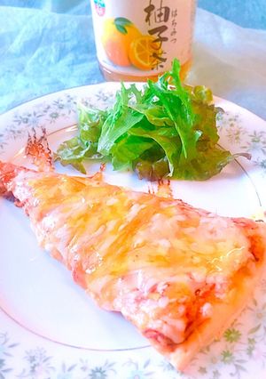 朝食に！コストコのチーズピザに柚子茶蜂蜜-レシピのメイン写真