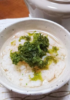 鮭フレークとワカメのお茶漬け-レシピのメイン写真