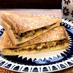 รูปของ 残ったドライカレーでホットサンド