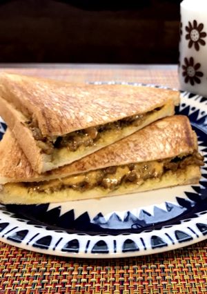 残ったドライカレーでホットサンド-レシピのメイン写真