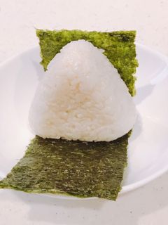 シャキシャキ玉ねぎ入和風ツナマヨおにぎり-レシピのメイン写真