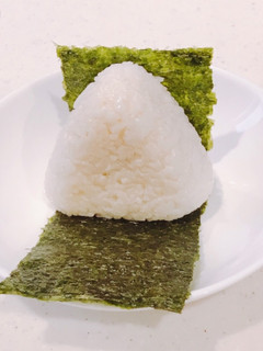 シャキシャキ玉ねぎ入和風ツナマヨおにぎり-レシピのメイン写真
