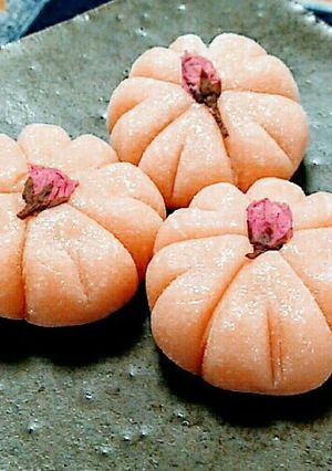 白花甘納豆から桜の練り切り-レシピのメイン写真