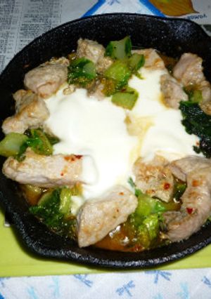 チーズ＆豚ロースからし菜のアヒージョ炒め-レシピのメイン写真