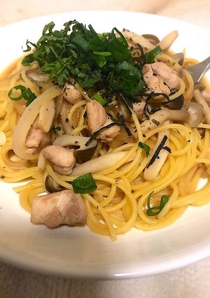 鶏肉としめじの和風スープパスタ-レシピのメイン写真
