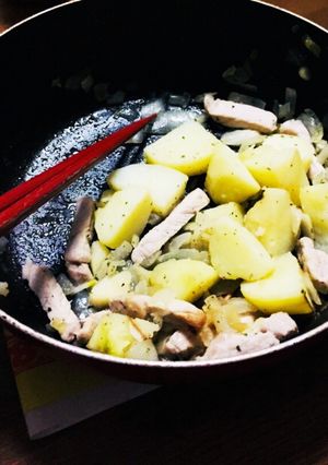 半分くらい食べちゃったポティトォ炒めたの-レシピのメイン写真