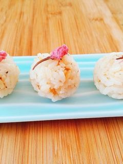 春の香り♪桜の花びらごはん♡-レシピのメイン写真
